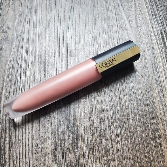 Loreal Lipstick - Picture 1 of 2